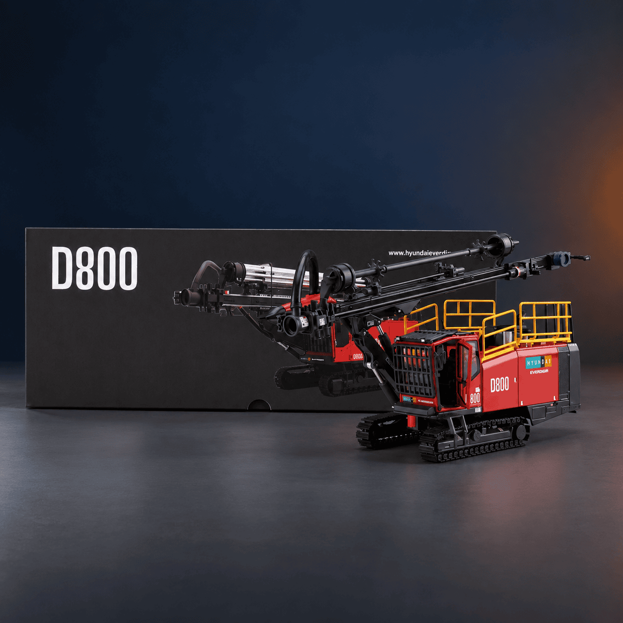 Rear three-quarter view of the D800 miniature with folded boom