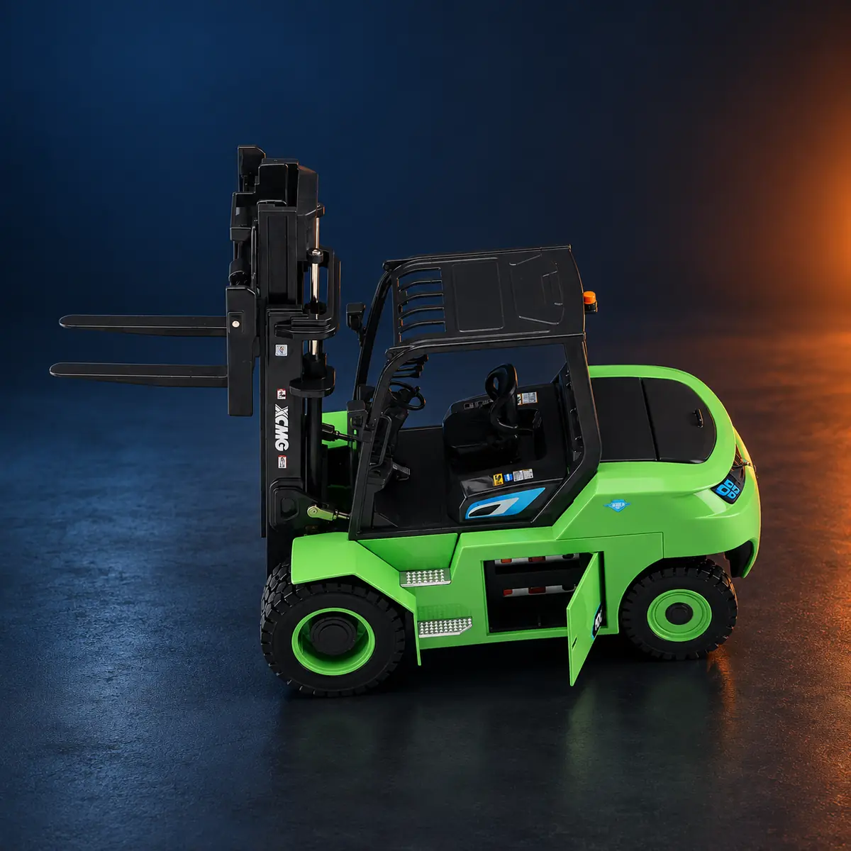 XCMG forklift scale model with an open battery access panel